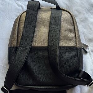 Ju-Ju-Be Black and Gold Women's Backpack